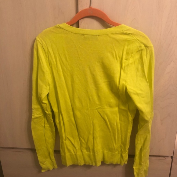 New New York & Company Apple Green Embellished Button V-Neck Cardigan - Picture 4 of 4